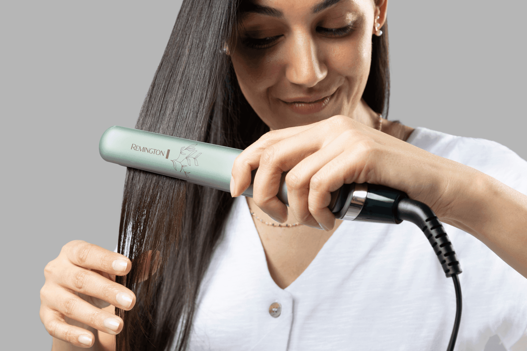 Prostownica z odżywką z aloesu, jojoby i róży